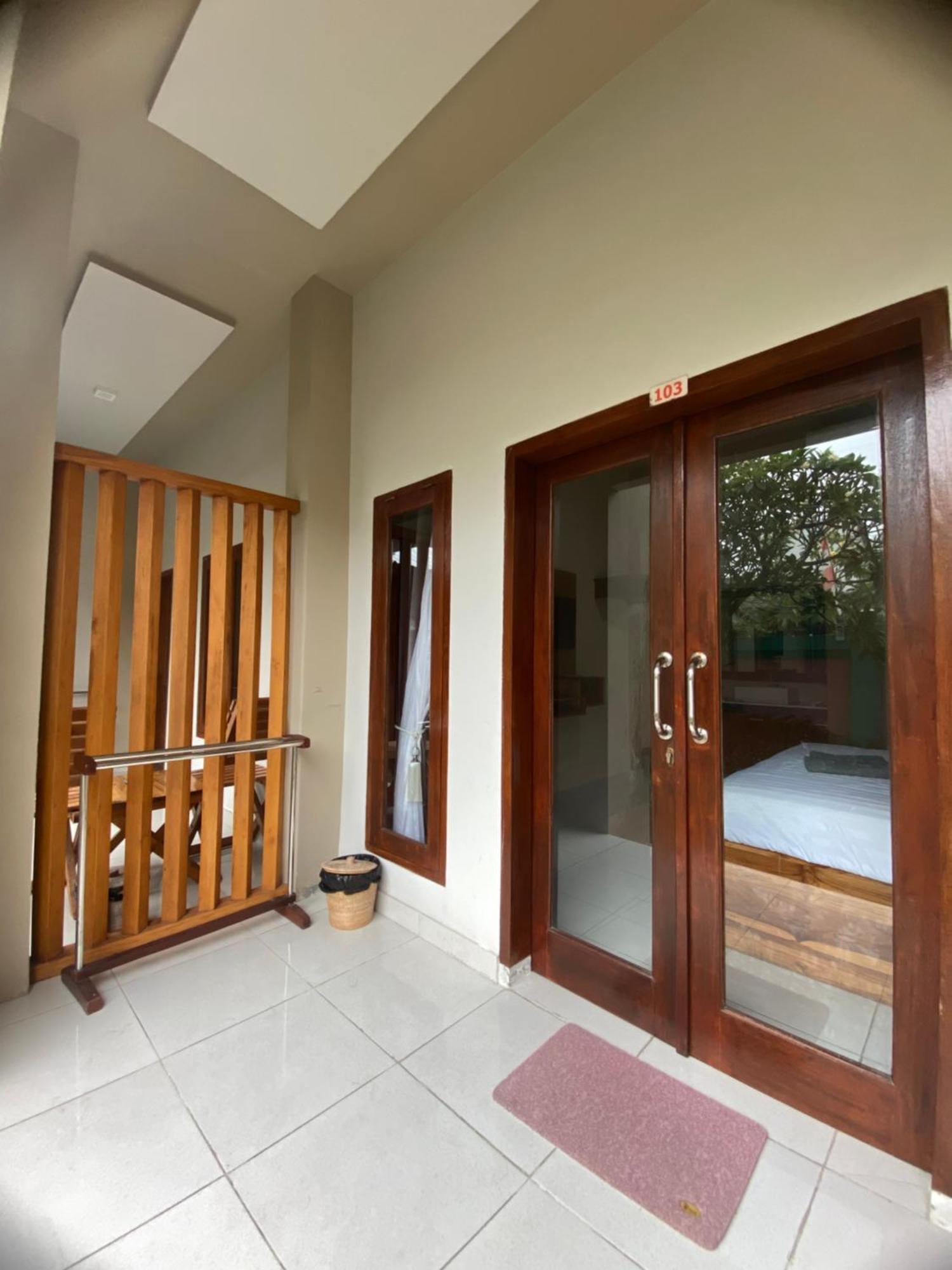 Semilir Inn 圣吉吉 外观 照片
