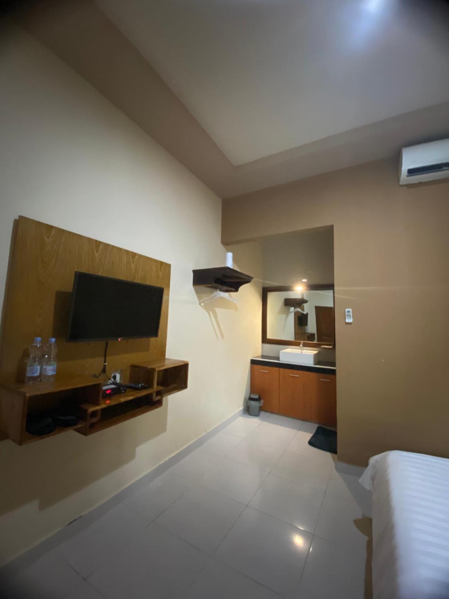 Semilir Inn 圣吉吉 外观 照片